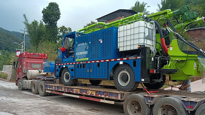 LHP50K-G輪式濕噴機(jī)械手中鐵三局渝昆高鐵來福隧道建設(shè)